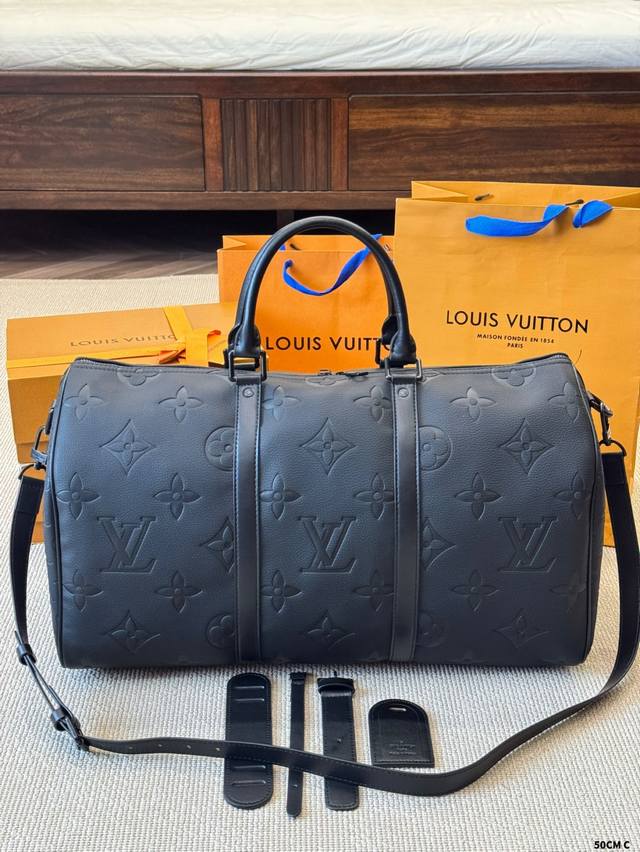 Lv 限量款 Keepall 50旅行袋 机场包 无论版型 内里和专柜毫无差别 真正原版复刻 内里可拆卸 火遍全球的爆款机场大包 机车女神包 明星同款 贵气而充 Lv 限量款 Keepall 50旅行袋 机场包 无论版型 内里和专柜毫无差别 真正原版复刻 内里可拆卸 火遍全球的爆款机场大包 机车女神包 明星同款 贵气而充