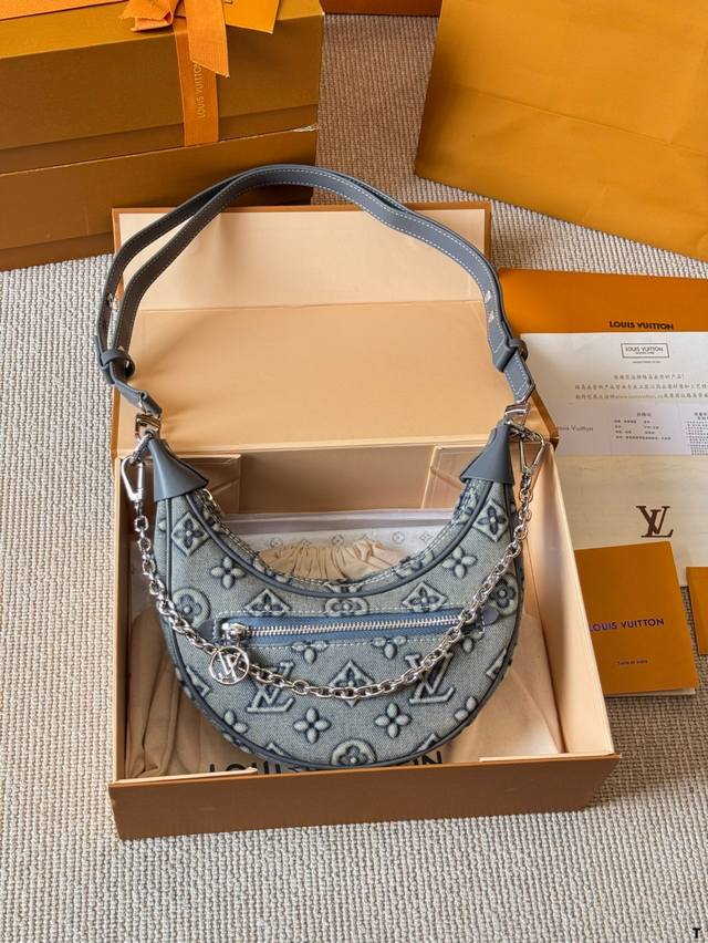 Lv Vitage 新款中古豌豆包 Lv Marel 中古包，最近Lv中古包款式可以说的不能再了，大小非常合适呦！造型也很特别，肩带质感很舒服，不会勒肩，颜值与