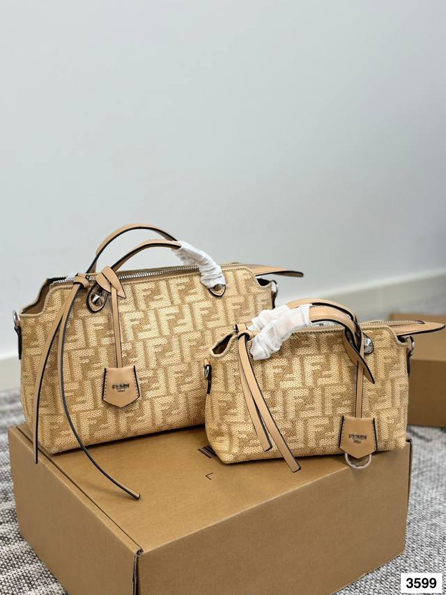 芬迪 饭盒单肩包 采用超柔软的Cuoio Romano 皮革，真的是轻松又好背 呀~每个季节都有不同的设计，给我们带来无限惊喜，也展现了独特的魅力款手袋真的是既