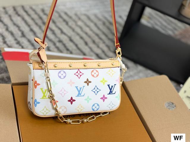 配盒 Size：22*12Cm L家 麻将包 ！复刻版 短肩带！链条 统统都有！！ 夏天麻将包更合适，真香腋下包