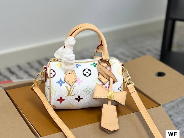 Size：16*10Cm 村上隆联名合作款 L家 Ss Speedy Nano 代购渠道 台湾客定老花+五金+变色皮 肩带可以拆卸和调节长短哦！