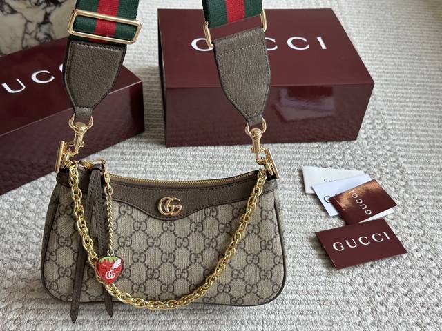 配盒 Gucci新款Ophidia老花腋下麻将包第一眼看到就知道是下一季小爆款啦 轻便又经典，一年四季都百搭的随身小包 25Cm