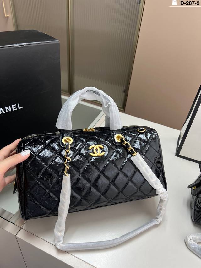 大 牛皮 Chanel 25C 香奈儿枕头早春新款，精致小巧的手提小包拎在手上气质满满的名媛风 D-287-2尺寸21×15 31×16折叠盒