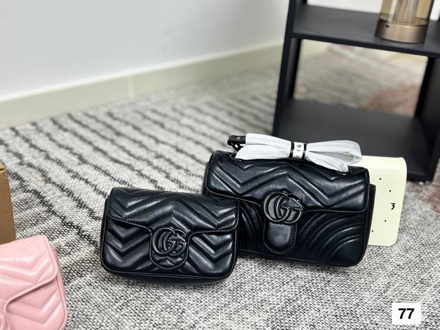 Size：16 22 Ggmarmont 马卡龙 可以当腰包也可以腋下 配置包装 16.5Cm 樱花粉真的很难不爱哦！