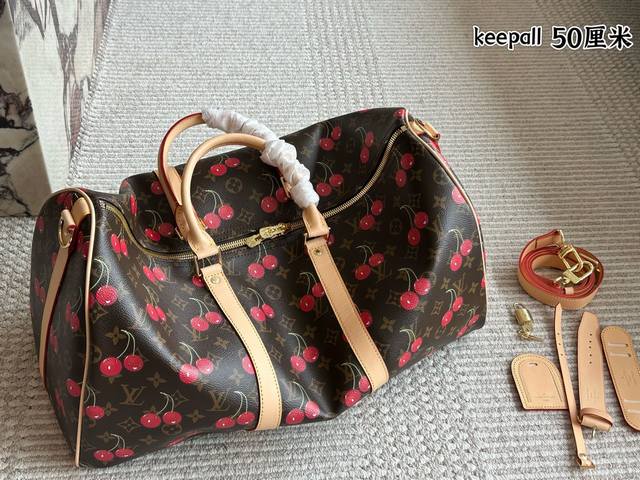 200、195 高版本旅行包 超酷中Lv Keepall老花旅行袋 Lvkeepall 出差旅行最常用的一只包 这是超酷的一只包 可以做健身包，也可做旅行袋 容