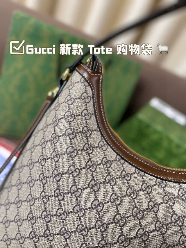 Gucci 新款 Tote 购物袋 定制面料Logo 炒鸡百搭实用的一款 喜欢的美妞赶快入手吧 店主推荐 质量超赞 尺寸 ：30 35