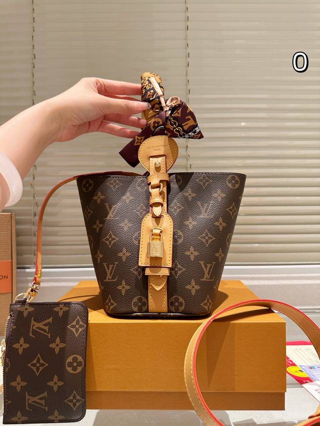 芯片配丝巾 折叠礼盒飞机盒 新品 Lv专柜最新款All In Bb手提包 预测即将是下一个大爆款 尺寸17.19