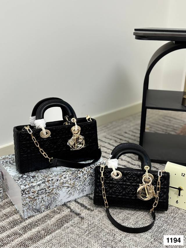 礼盒 迪奥Lady横版戴妃包 2025Dior款新包型 两根包带 我喜欢短的那根～ 一只很“我”的包爱了 尺寸26.14 22.12