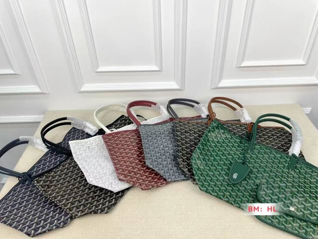 小号 大号 配盒 戈雅Goyard购物袋 从头到尾全部都是客订哦！ 另外收到的宝宝就会知道手腕带是立起来的[微笑][微笑] Goyard托特包日常使用率最高的包