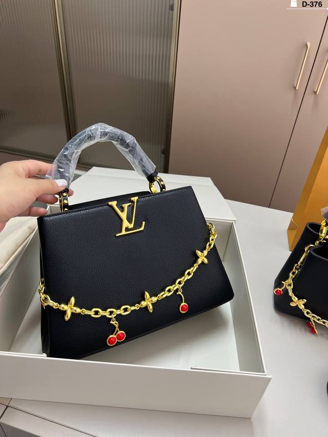 大 Lv路易威登超级百搭的手提包，手提斜挎超级实用，系运动与时装皆可 超大容量 D-376尺寸20×13 27×18折叠盒