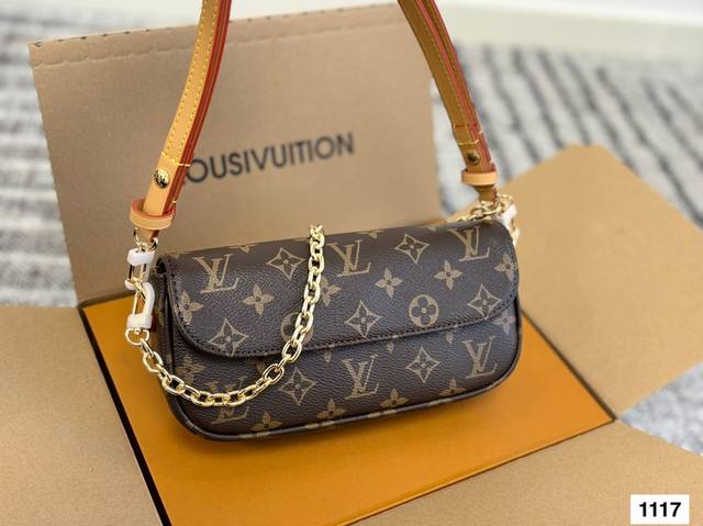 配盒165芯片 Size：22*12Cm L家 新晋爆款Ivy Woc 这个版本很难得哦！抓紧抓紧！ 出道即巅峰 双链条设计的麻将包 可斜挎可单肩可手提 内置卡