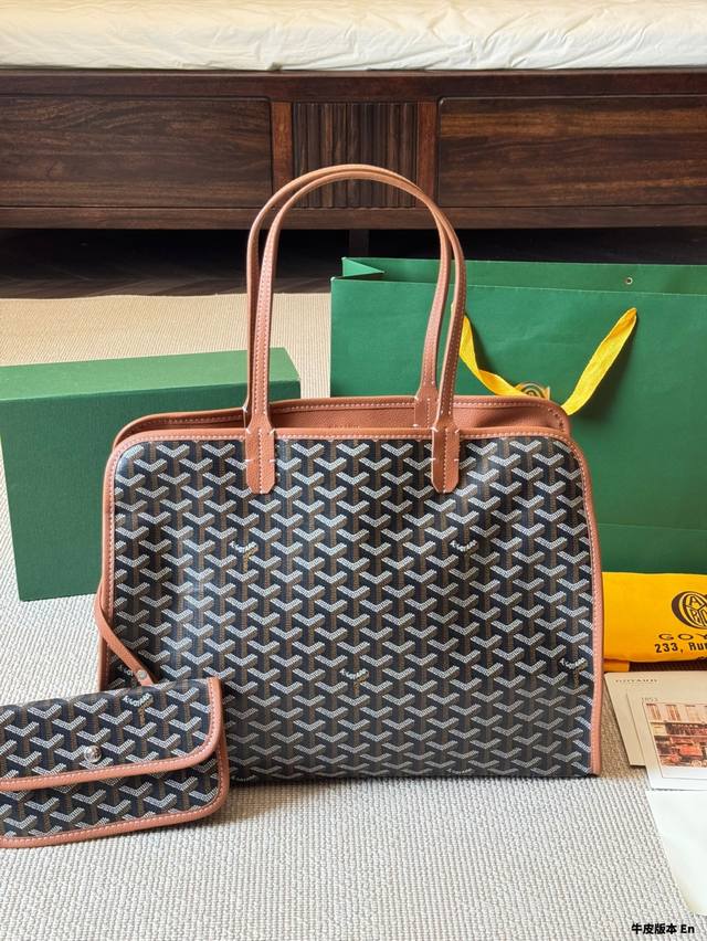 牛皮版本 Goyard 戈雅 Hardy 戈雅托特才是真正的通勤王 Goyard上身太好看了，帆布涂层材质[赞R] 轻便耐脏，而且带有轻微防水功能 真的是抗造头