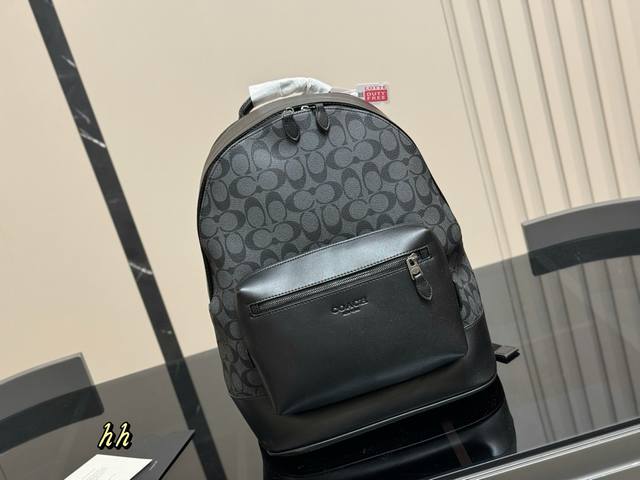 Size：33.39Cm 蔻驰男士双肩包 台湾进口牛皮 超高清五金Logo标志、 专用里内里 直男必备款。 这个必须种草！！