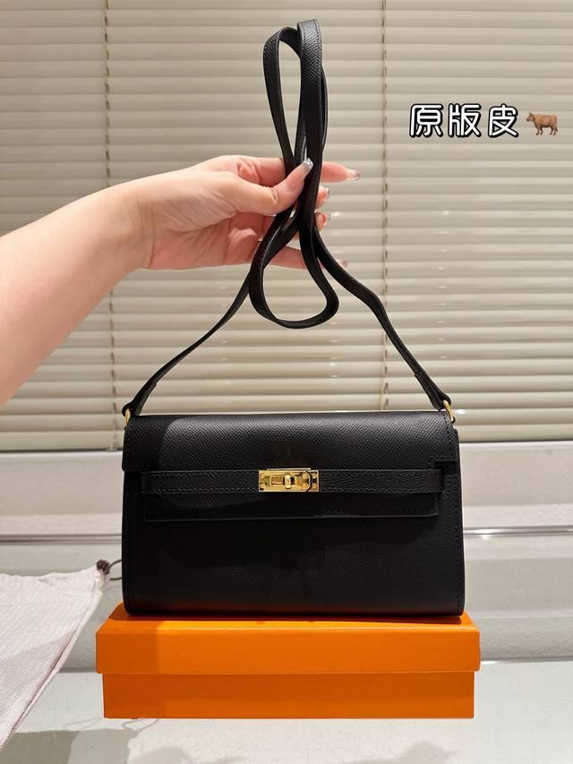 顶级原单牛皮 Hermes Kelly 斜挎最近娱乐圈出镜率最高的一款包包，H家永恒的经典. 凯莉包好随意搭配，不管怎么穿，随便一背都好看 而且一点都不挑人很显