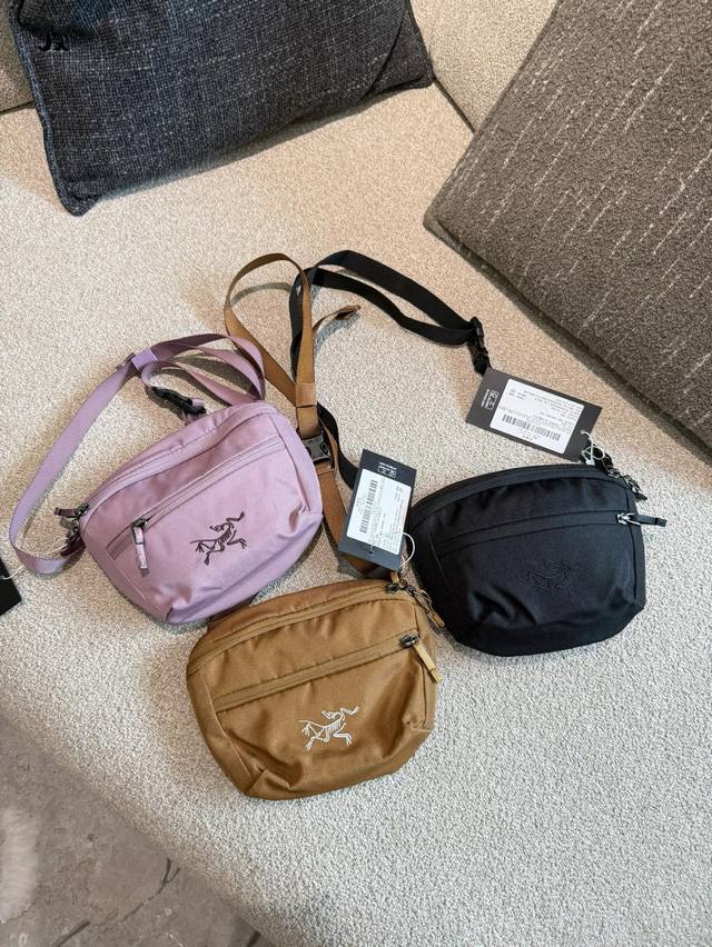 Arc'teryx Mantis 2始祖鸟刺绣挎包 Arc'teryx Mantis 2刺绣挎包 我是A桀 Yingge-1224 坐标东京，全职买手，专业采购