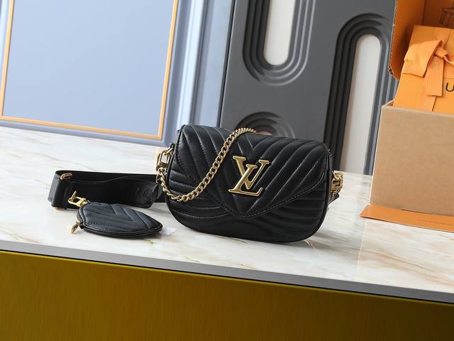 升级原版M53936 M56461 M56466 M56471 M56468 本款Multi Pochette New Wave手袋绗的滑柔由缝小牛而筑构皮成，