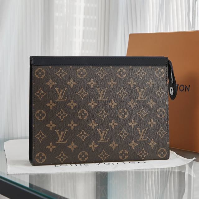 工厂P价 M61694 顶级原单 老花由全新标志性黑灰Monogram Eclipse帆布裁制而成，此款风格硬朗的全新Pochette Voyage中号手袋可轻