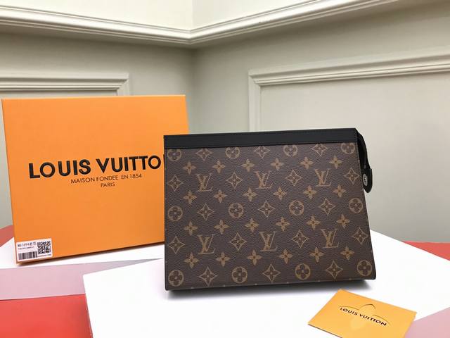 工厂P价 顶级原单 M61694老花由全新标志性黑灰Monogram Eclipse帆布裁制而成，此款风格硬朗的全新Pochette Voyage中号手袋可轻松