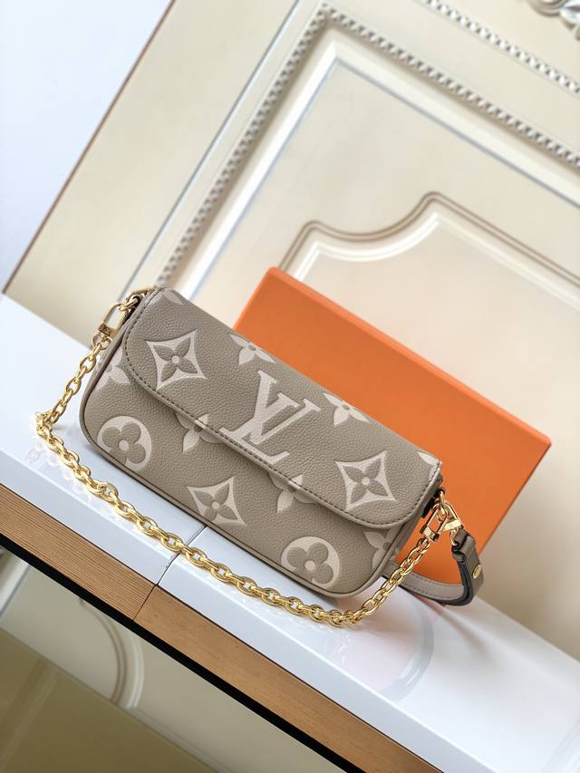 工厂P价 海原外单 独实家拍 M82154 M82211 M82210 M81911 Wallet On Chain 手袋取材 Monogram 帆布，灵感源自