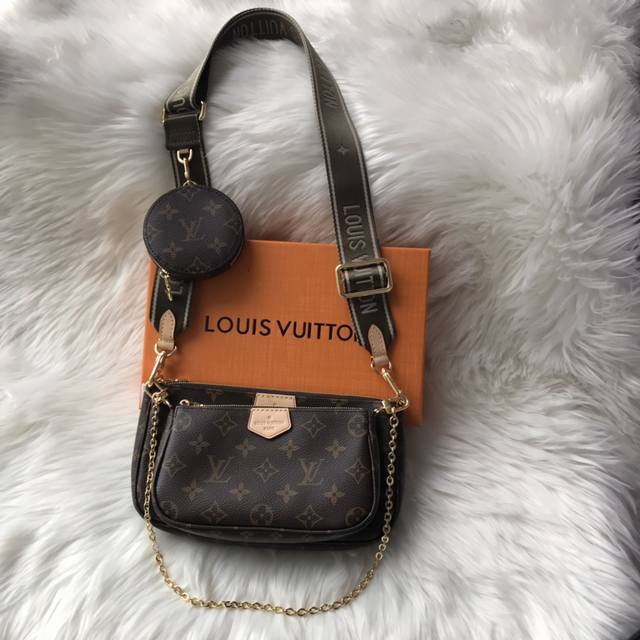 工厂P价 M44823 M44813浅绿 顶级原单对版 M44813三件套手袋以Monogram帆布制成的一款小巧轻便的三件套手袋可手提可斜挎，搭配小挂包，一包