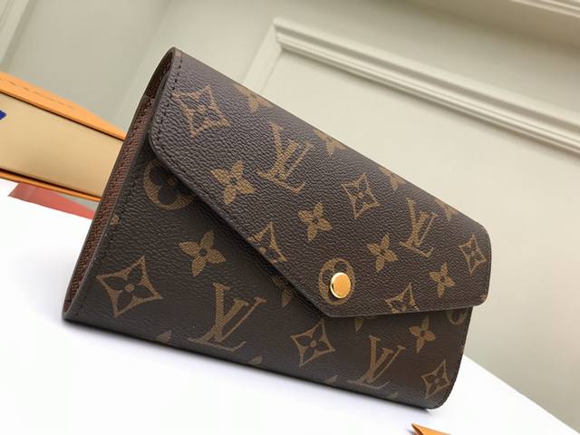 工厂P价 顶级原单 M60531老花这款信封式钱夹以优雅的 Monogram 帆布制成，内部设计精巧独特，拥有各种口袋和信用卡槽。尺寸19X10Cm
