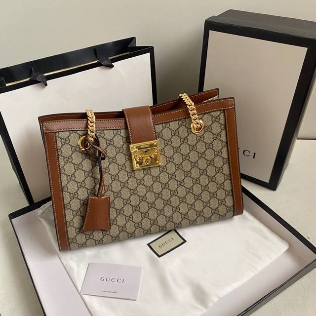 升级版实拍# 款号：479197大号 尺寸：35X23X14Cm Gucci Padlock系列锁扣双肩带肩背包. 以大方舒适容纳性好为特点，上班族可容纳文件A