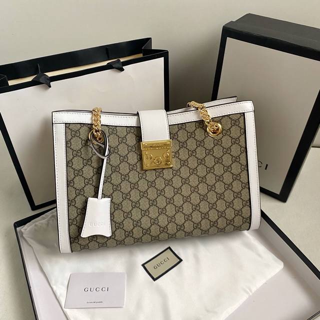 升级版实拍# 款号：479197大号 尺寸：35X23X14Cm Gucci Padlock系列锁扣双肩带肩背包. 以大方舒适容纳性好为特点，上班族可容纳文件A