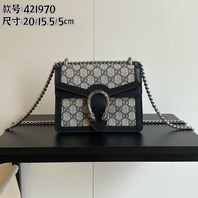 实拍# 款号：421970蓝胶 尺寸：2015.55Cm 经典永不过时的酒神Dionysus系列封神！！ 虎头五金和链条质感十足！Pvc配皮 单夹层装粉饼、手机