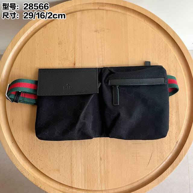 实拍# 型号：28566 尺寸：29×16×2 G家经典帆布腰包。霸气推出秋冬季男人本色高品味的必需品选择更是火爆时尚圈最佳出行品～更是享受超值价双G面料原版皮
