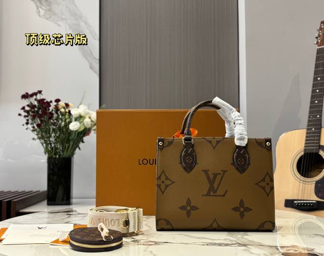 顶级芯片版 丛林包 Lv A B面喷绘 Onthego妈咪袋 性价比之王这是一款超赞的包型，灵感来自于恶搞Lv的街头品牌，曾经的曾经，Louis Vll Lit