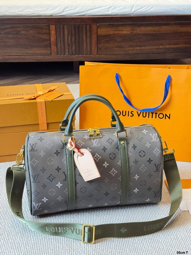 Lv Speedy 35Cm压花枕头包 Lv Speedy 枕头包 无论版型 内里和专柜毫无差别 真正原版复刻 内里可拆卸 火遍全球的爆款机场大包 机车女神包