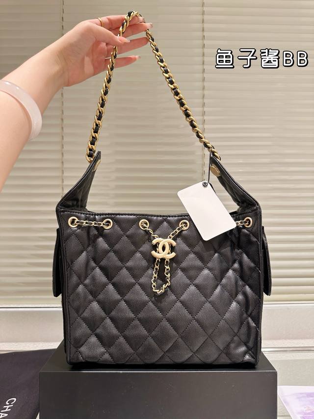 顶级原单 鱼子酱 Chanel 25S 牛皮Hobo流浪包 香奈儿 Chanel 牛皮刺绣购物袋出货｜超级柔软，亲感特别好！内里采用同质量牛皮料！超级好物，等你