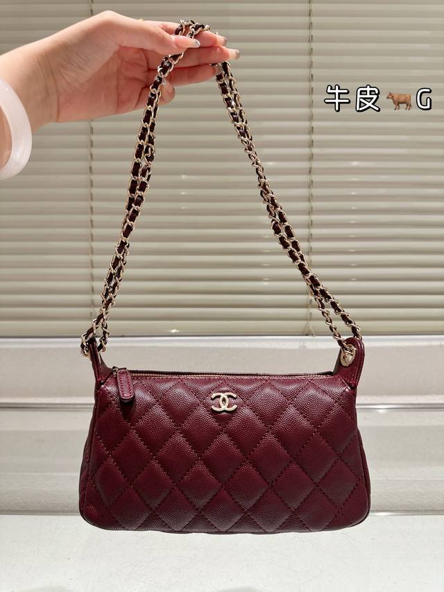 原单版本 牛皮 Chanel 25A 手工坊Vic Chanel这季上新一眼就看中了这两只！赶紧抢到第一批啦 单肩手机包小小一只性价比很高 双层设计也很实用，出