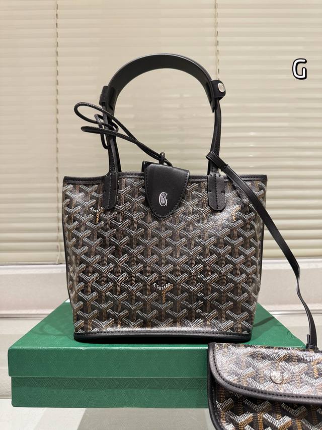 礼盒 Size：21.20Cm 戈雅Goyard购物袋 从头到尾全部都是客订哦！ 另外收到的宝宝就会知道手腕带是立起来的[微笑][微笑] Goyard托特包日常