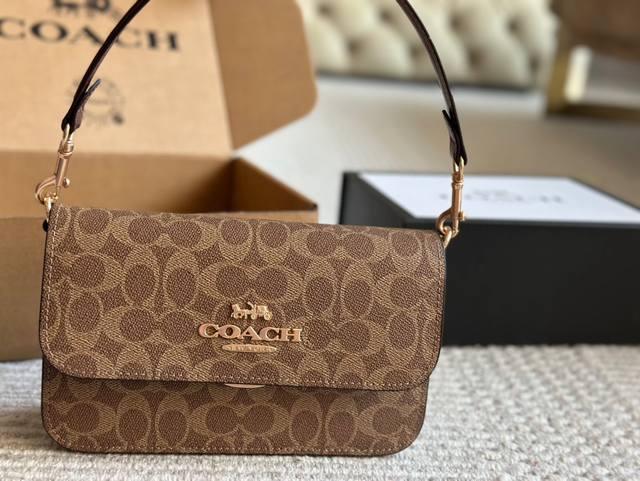 配盒 Size：18*15Cm C家 新款Brynn经典老花 翻盖盒子 差包 超好看超抢手！