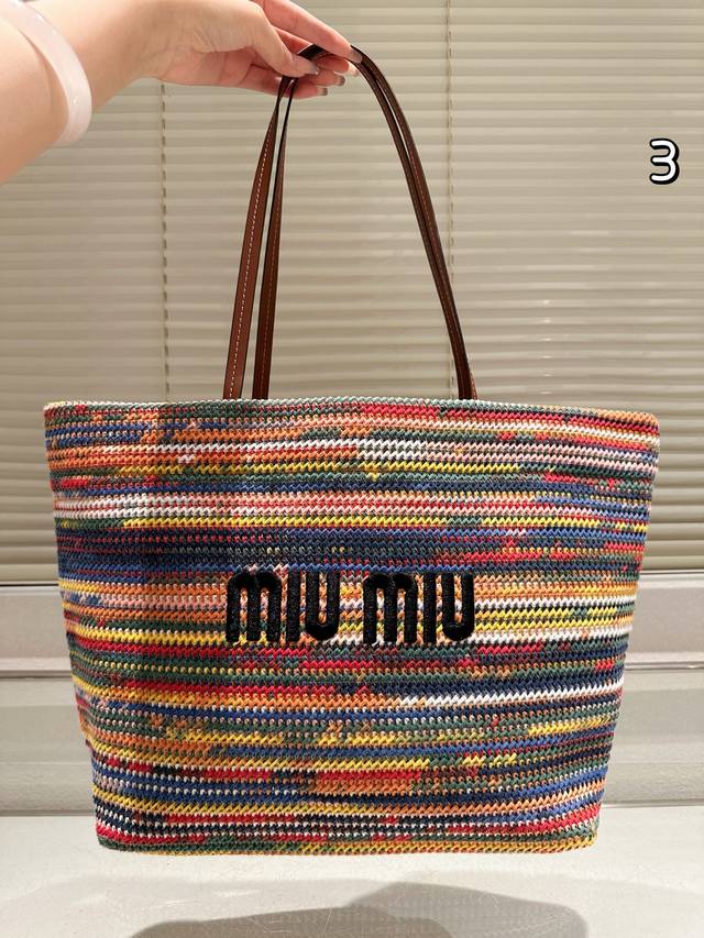 Miumiu缪缪编织包托特包 怎么背都好看 手感很好 满足任何造型 尺寸33 35