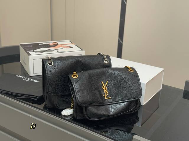 配折叠盒飞机盒 Size： 28*22Cm 大 千呼万唤的 圣罗兰法棍Niki终于到新尺寸啦 高订版 Niki Ysl Niki 皮料软糯质感 强力推荐我们家的