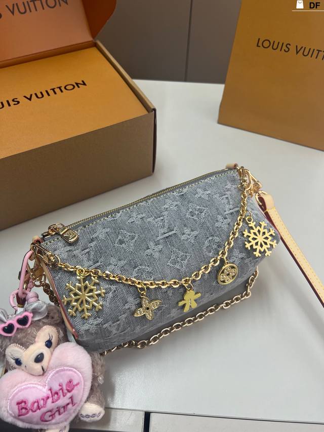 芯片版本 Lv Bloom Pouch杨桃包 绝对是越看越喜欢 新款减龄又时髦的 Df尺寸22×13折叠盒飞机盒