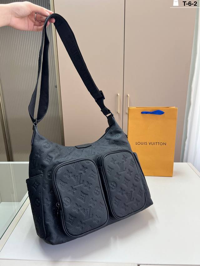 牛皮 Lv Hobo Cargo Shadow系列工装流浪包 Lv 热门斜挎包，时尚圈的宠儿！独特设计，融合经典与潮流元素，彰显非凡魅力。T-6-2尺寸31×2