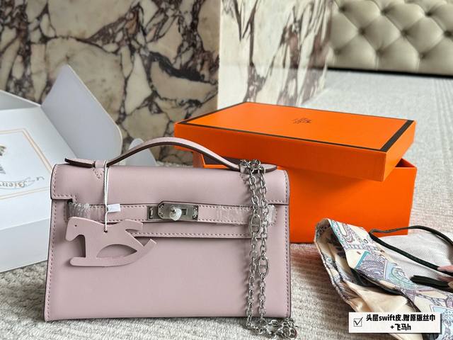 配盒 Size：22*13Cm Swift牛皮银扣 一代Kelly 真的很难等 赠送猪鼻子链条 赠送高级丝巾和小马配件 配置包装