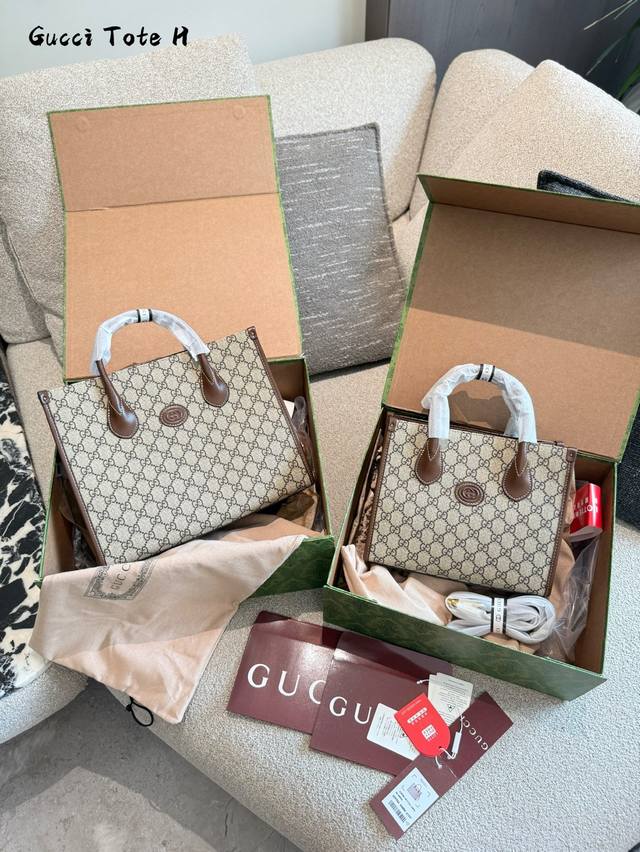 Gucci Tote包 你的秋冬美拉德 ,就差一个Gucci托特硬挺有型的包身+敞口设计,特别好装;实用又日常 容量棒棒哒走 0搭配上经典的Gg帆布拼接棕色皮质 Gucci Tote包 你的秋冬美拉德 ,就差一个Gucci托特硬挺有型的包身+敞口设计,特别好装;实用又日常 容量棒棒哒走 0搭配上经典的Gg帆布拼接棕色皮质