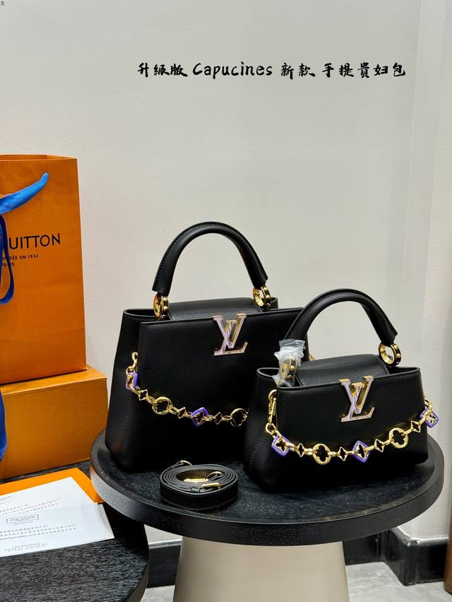 礼盒包装 升级版 珐琅Logo Lv Capucines 贵妇包手提包斜挎包 作为Lv代表性高定包款之一的Capucines手袋,每一季都会尝试不同的设计,并搭 礼盒包装 升级版 珐琅Logo Lv Capucines 贵妇包手提包斜挎包 作为Lv代表性高定包款之一的Capucines手袋,每一季都会尝试不同的设计,并搭