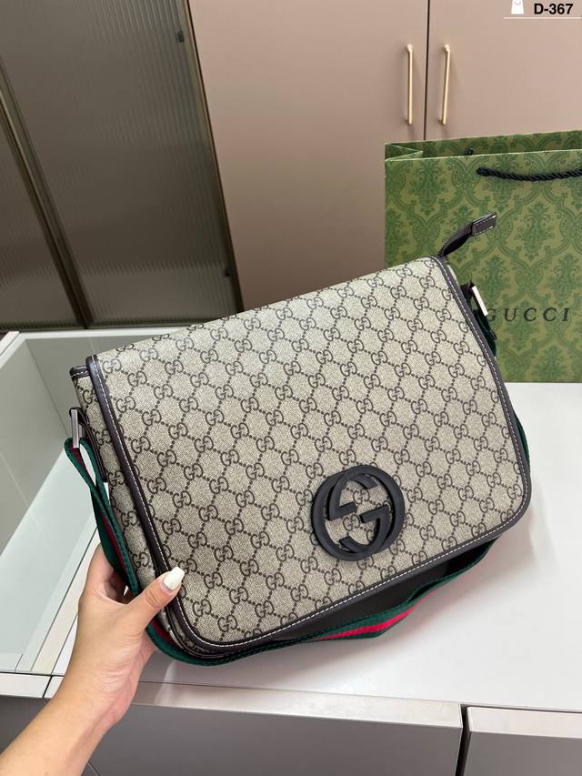 Gucci ”古奇单肩包 Gucci古驰邮差包 Ophidia 帆布拼皮革 单肩斜挎包 迷你 男人必备款。 D-367尺寸32×25