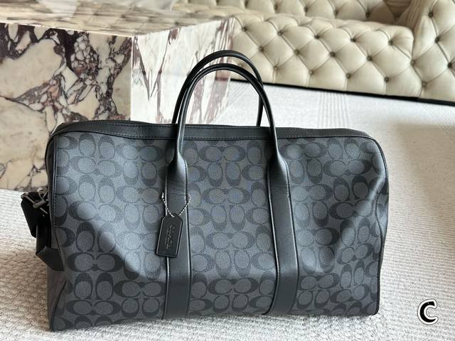 Coach]蔻驰Coach Venturer45黑色老花 大容量旅行袋旅行包全身配皮 黑色全黑经典设计~Og中的Og 配独立肩带可拎可斜挎 入门级的经典包款老渠