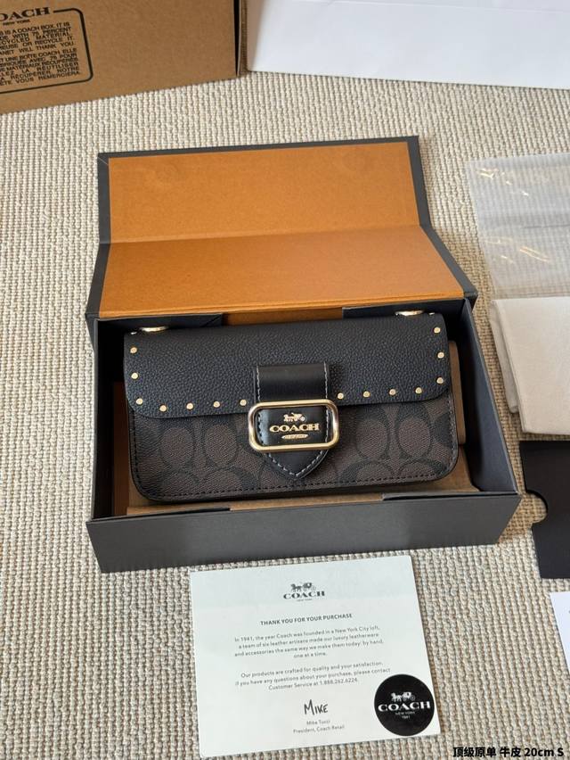 顶级原单 牛皮 Coach 蔻驰 Morgan 系列出新配色啦～ 大受欢迎的拼色设计，搭配精致迷你的 Morgan小包更显气质和时尚的一面，老花设计不会过时，又