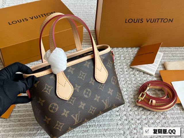 配盒 Lv新款超迷你Neverfull Bb又奶又高级 超Mini尺寸轻盈便携~却不失优雅气～ 老花包面熠熠生辉~