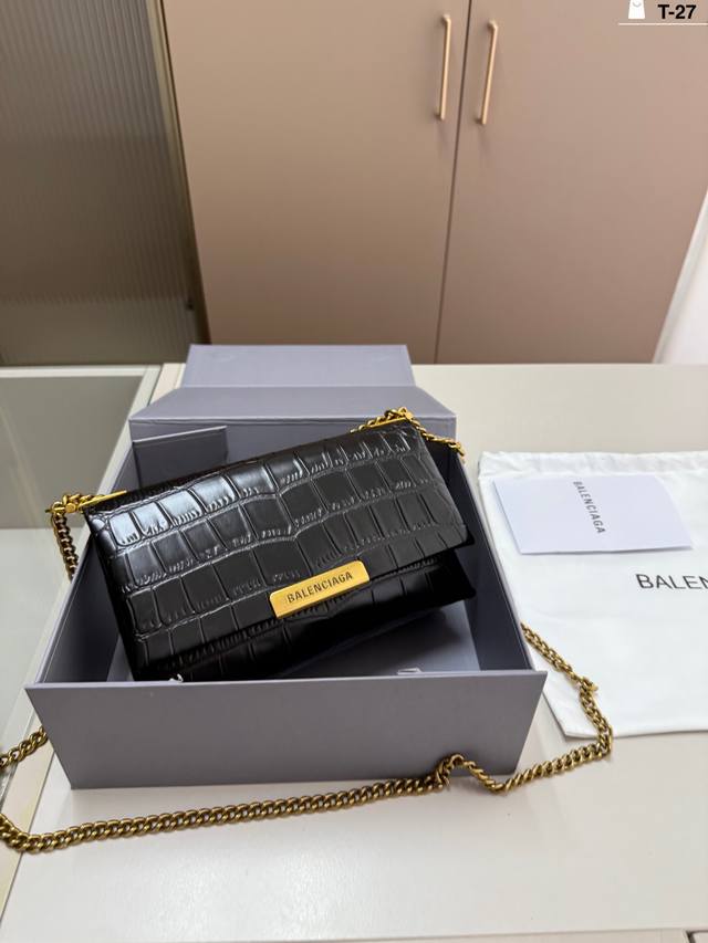 Balenciaga巴黎世家风琴包 又是一款梦中情包肩带和链条都可以拆卸 可斜挎可腋下！真是让人大开眼界巴黎世家太会设计包了！T-27尺寸21×12折叠盒