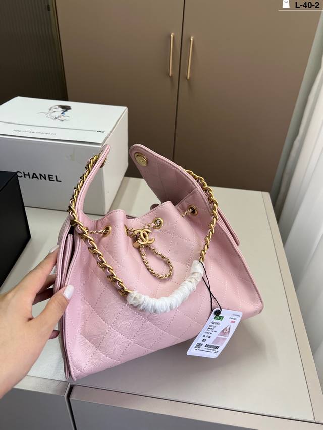 Chanel香奈儿嬉皮托特包