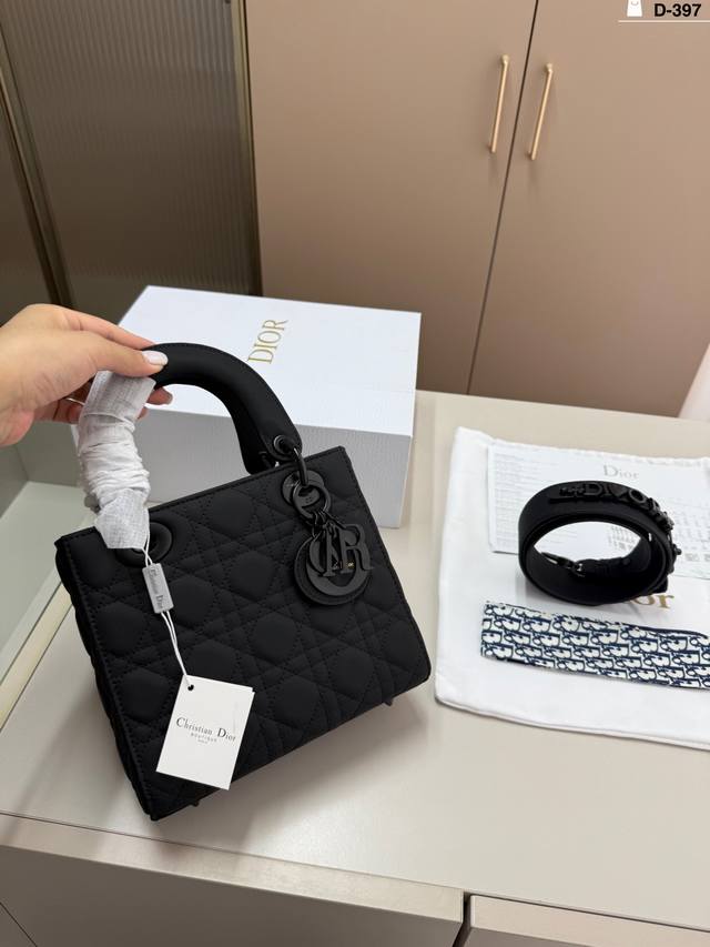 Dior迪奥戴妃包 可可爱爱小巧玲珑 优雅精致仙女必备款 D-397尺寸20×17折叠盒
