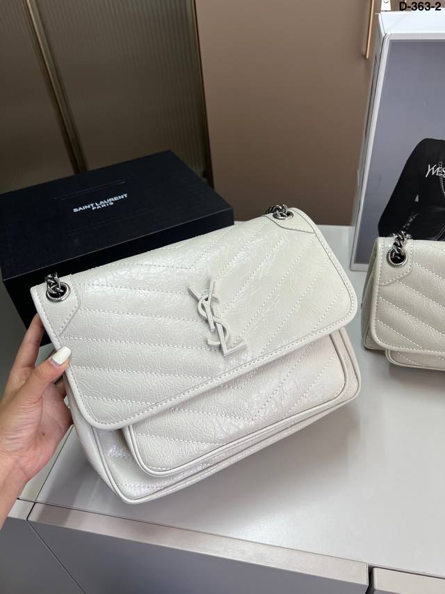 大 圣罗兰Ysl Niki邮差包 简直无法拒绝 超显气质 高级感十足 集美必入款 D-363-2尺寸23×18 28×21折叠盒飞机盒